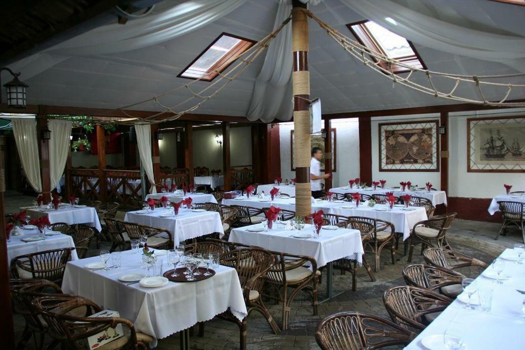 Marco Polo, Cahul Hotel Buitenkant foto